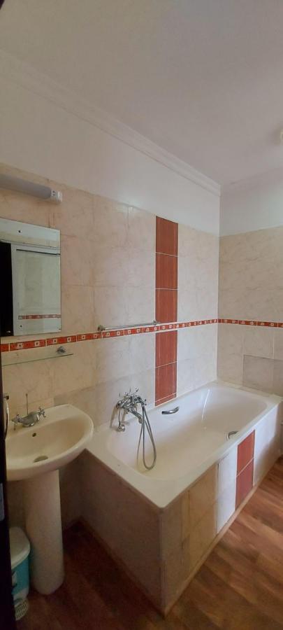 Pleasant Nest Homestay Near Jkia Airport And Sgr Station Nairobi Exterior foto